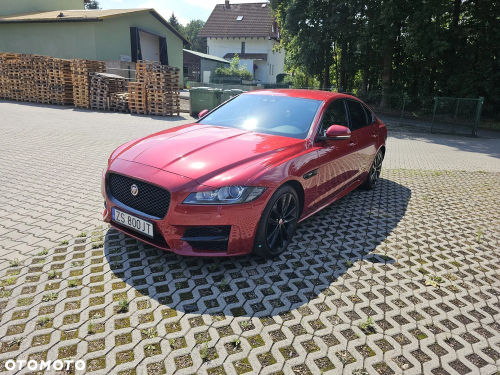 Jaguar XF 3.0 TDV6 R-Sport - 4