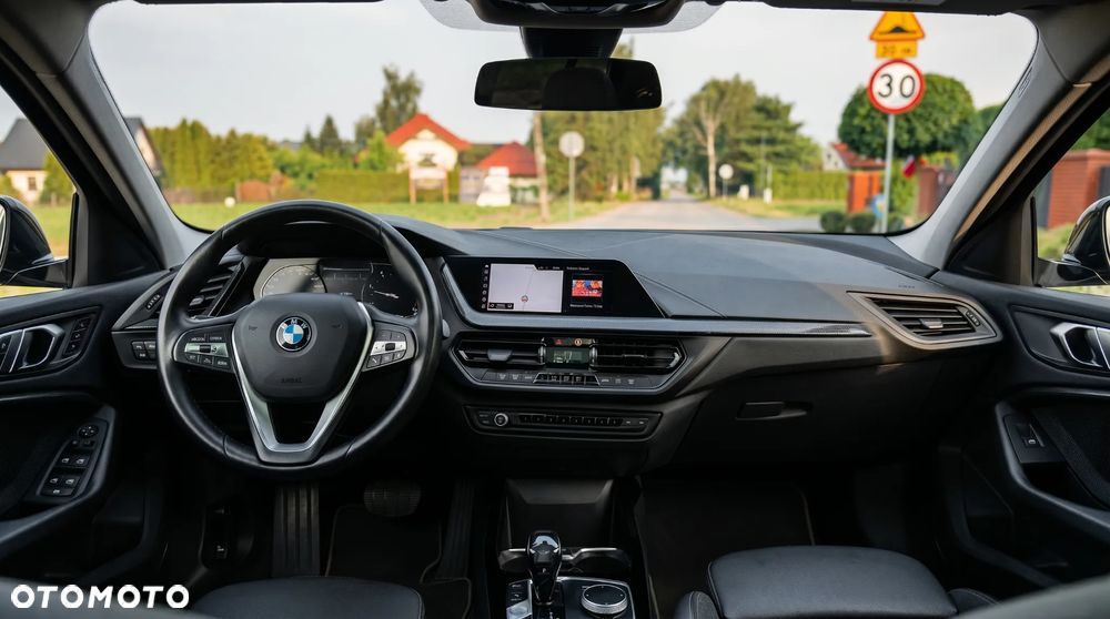BMW Seria 1 120d xDrive - 10