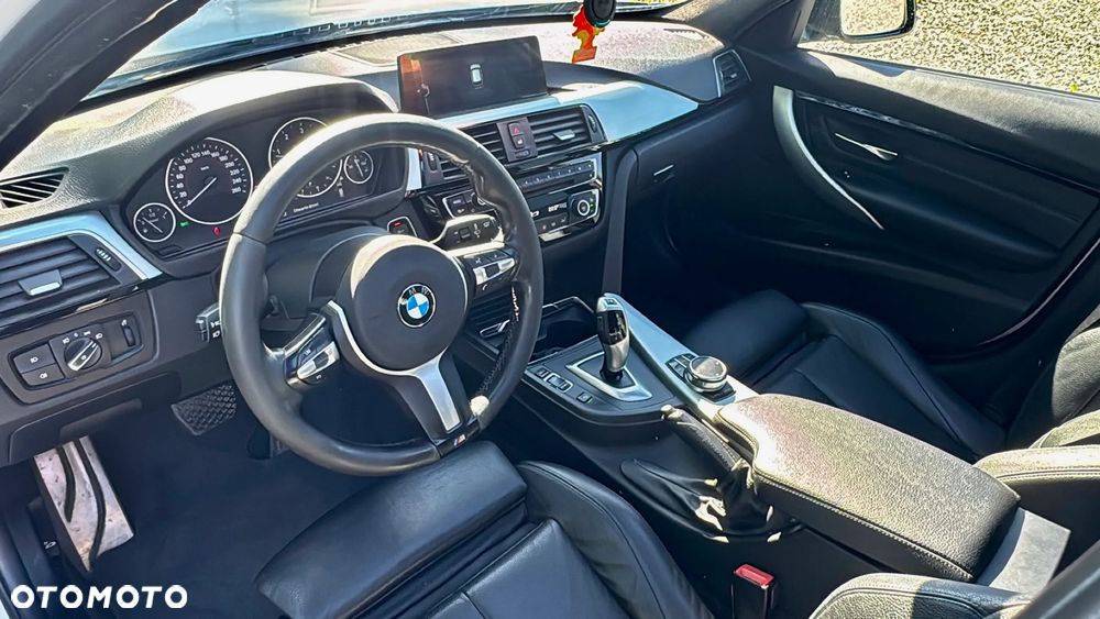 BMW Seria 3 318d Edition M Sport Shadow - 14