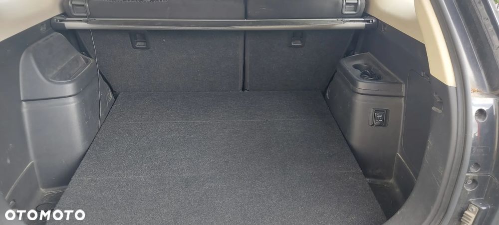 Mitsubishi Outlander - 11
