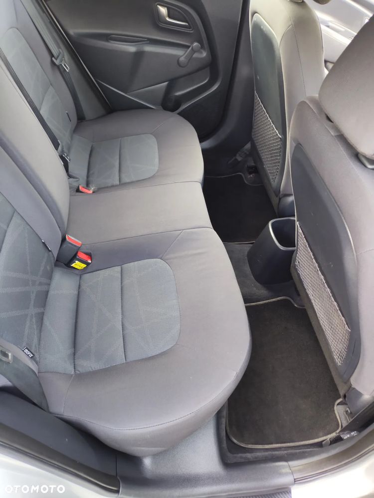 Kia Rio 1.4 L - 14