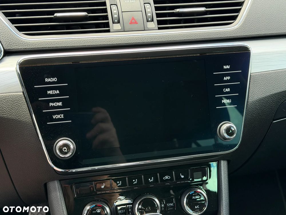 Skoda Superb 2.0 TDI SCR Ambition DSG - 17