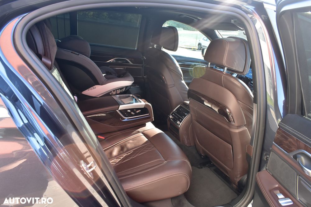 BMW Seria 7 740e iPerformance - 9