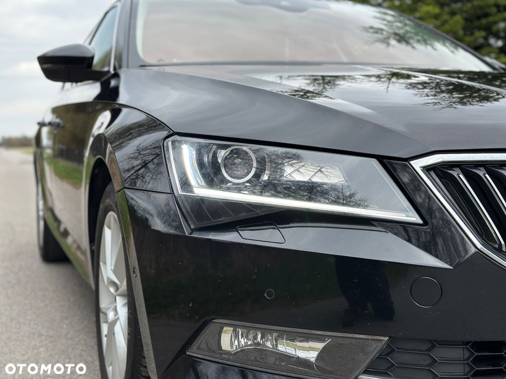 Skoda Superb 2.0 TDI Premium Edition - 10