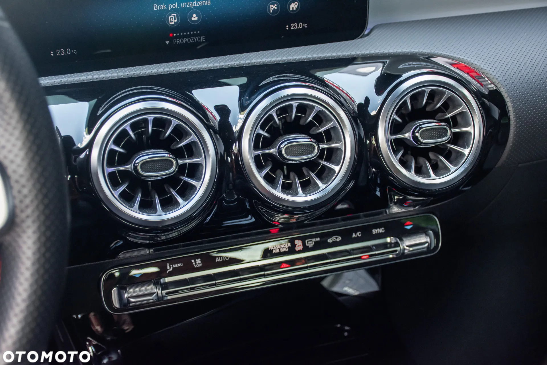 Mercedes-Benz CLA 180 AMG Line 7G-DCT - 24