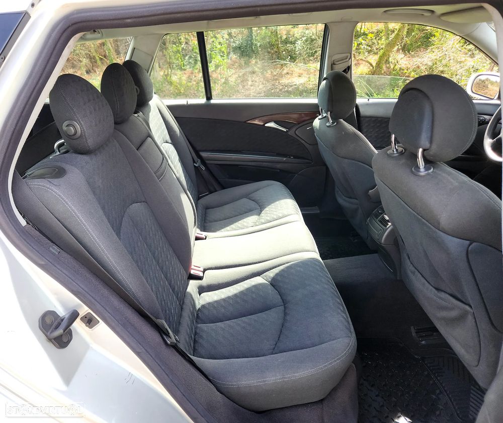 Mercedes-Benz E 220 CDi Avantgarde - 11