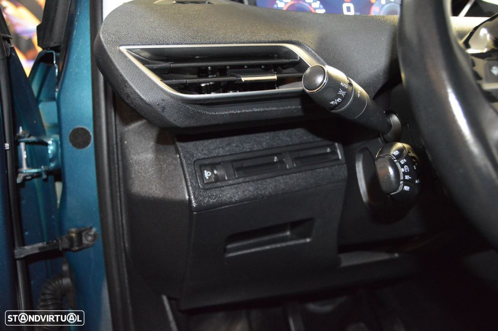 Peugeot 5008 1.2 PureTech Allure J18 - 32