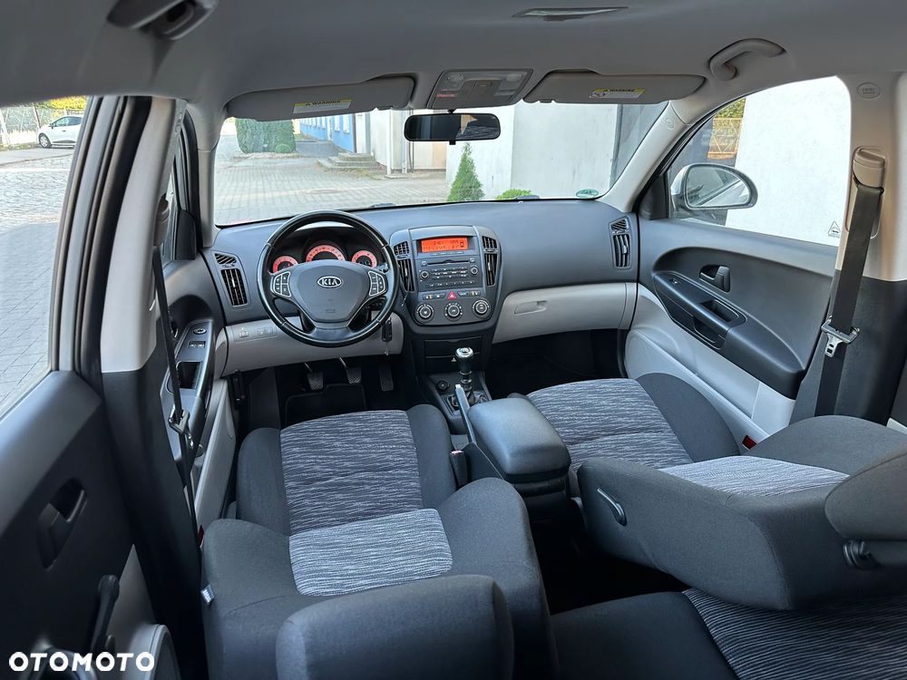 Kia Ceed - 25