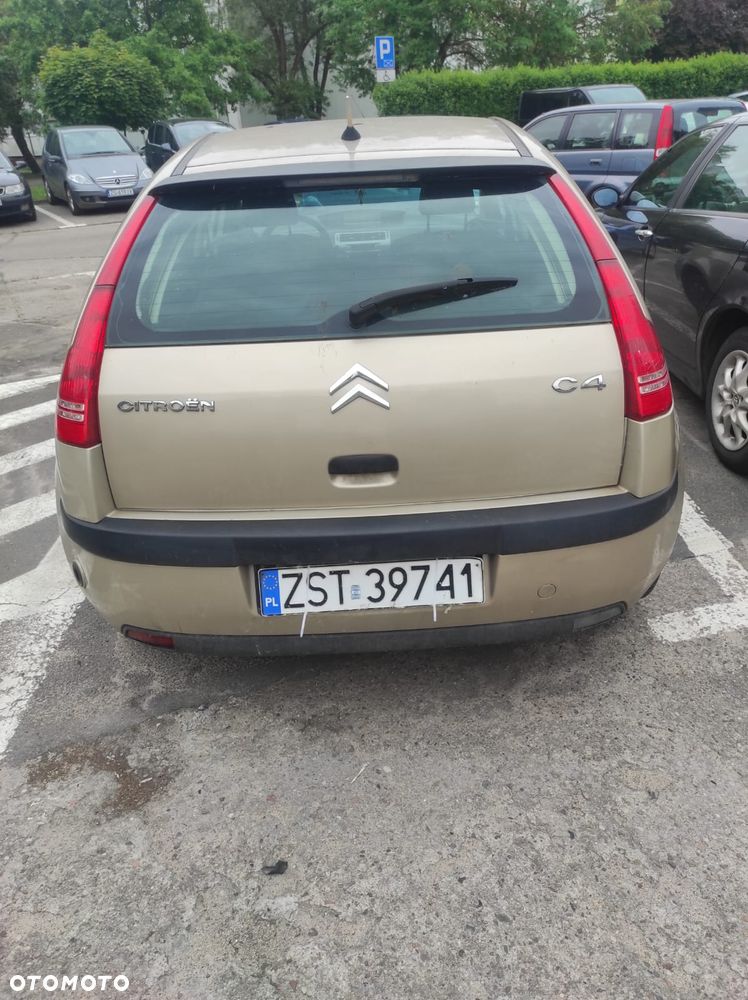 Citroën C4 1.4 16V SX - 12