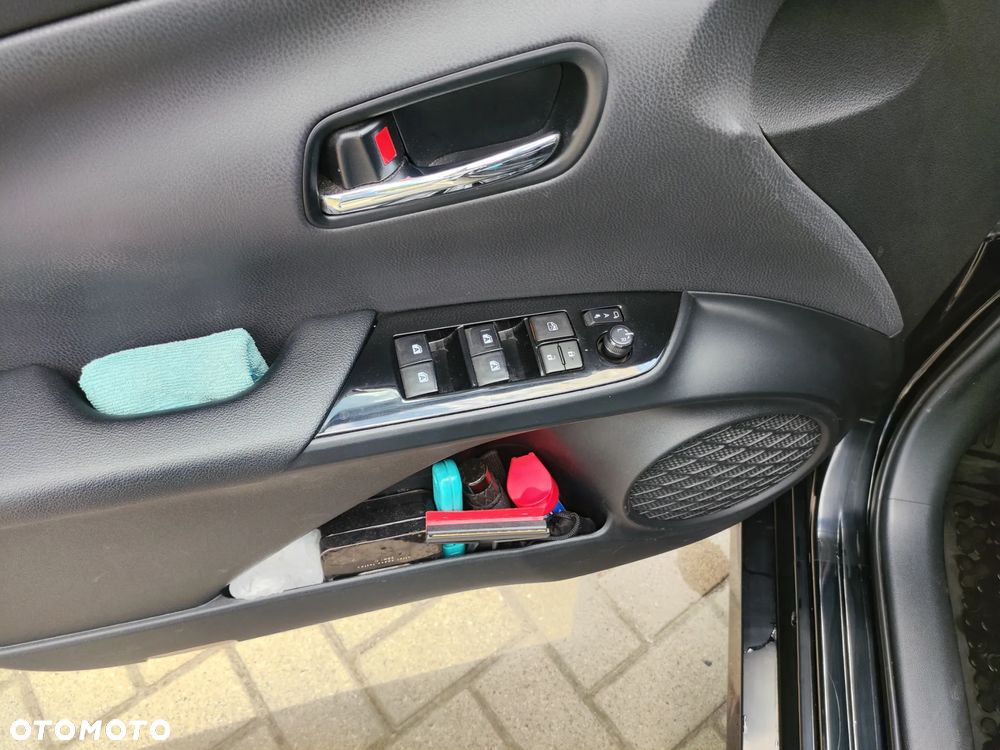 Toyota Prius Hybrid - 24