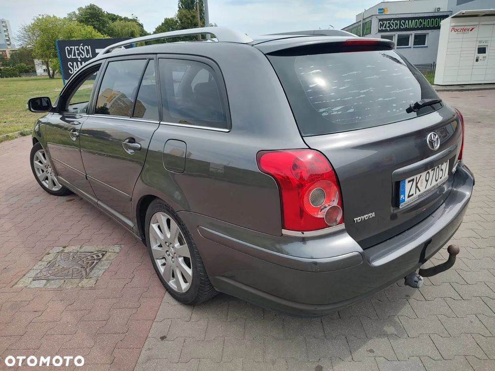 Toyota Avensis - 7