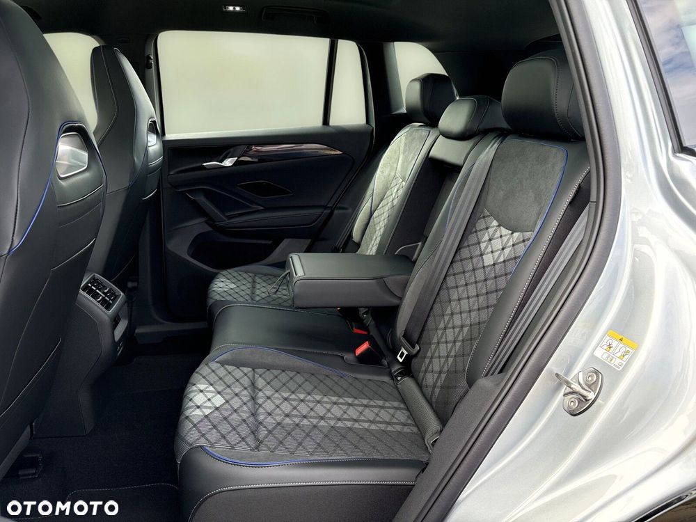 Volkswagen Tiguan - 32