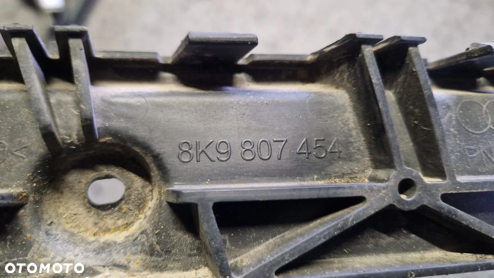 AUDI A4 B8  AVANT ŚLIZZG ZDERZAKA PRAWY TYŁ 8K9807454 - 2