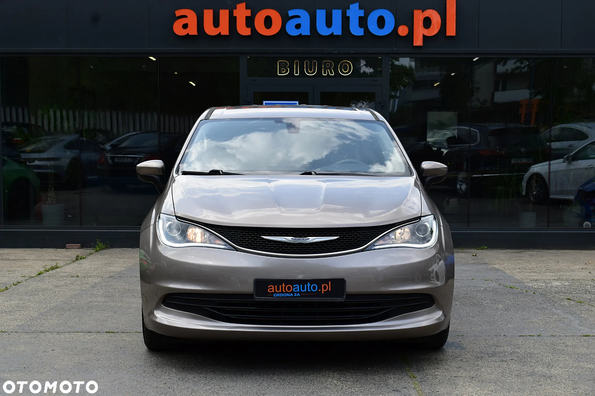 Chrysler Pacifica - 2
