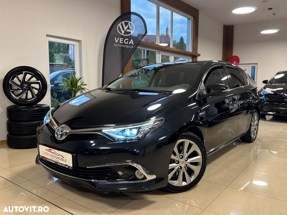 Toyota Auris 1.8 L VVT-i HSD Sol + - 2