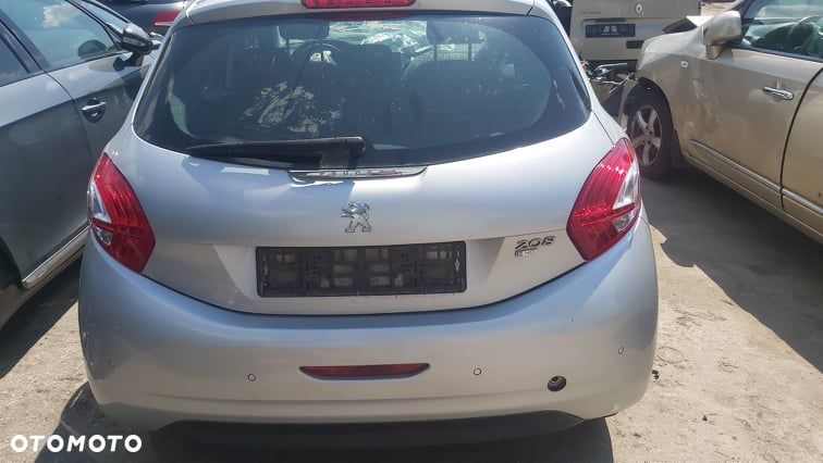 PEUGEOT 208 1,6 EHDI 92km rozrusznik - 8