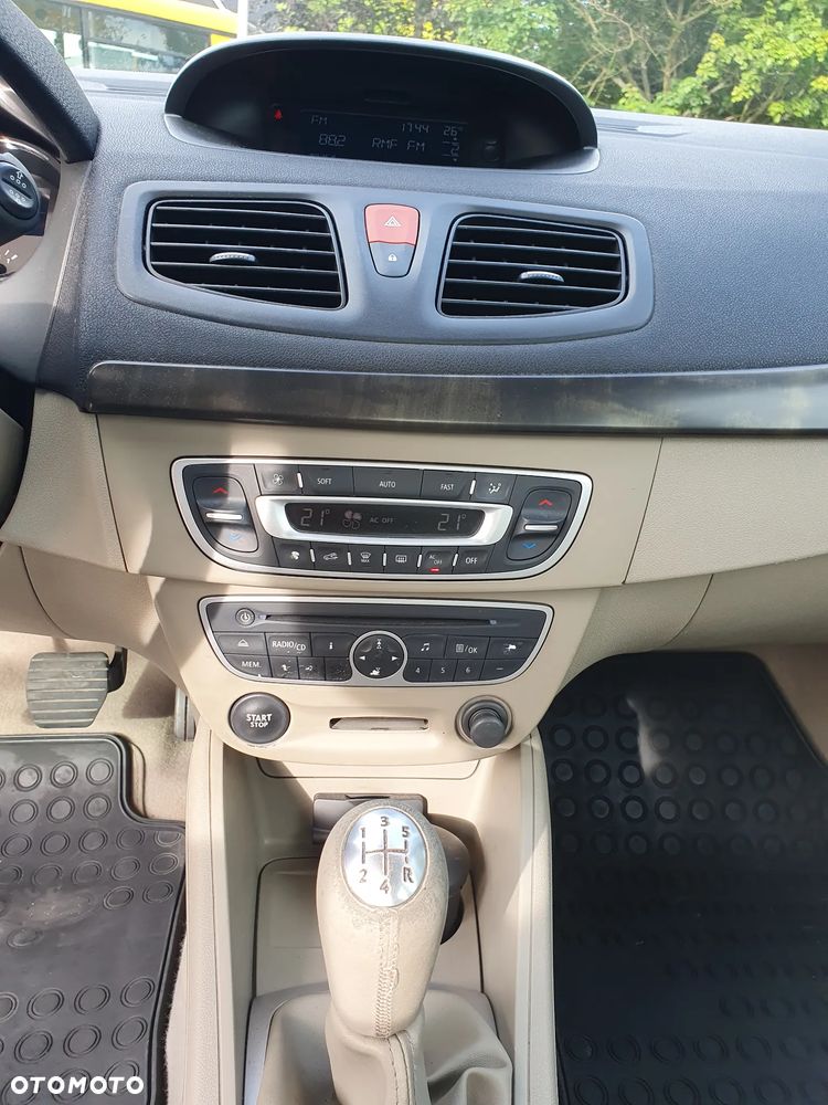 Renault Fluence 1.6 16V Privilege Euro5 - 9