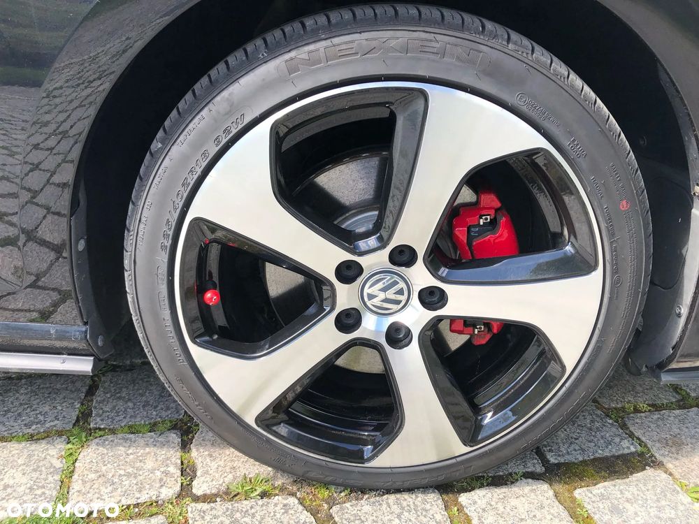 Volkswagen Golf - 18