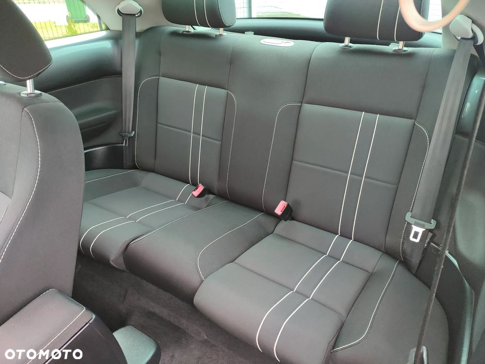 Volkswagen New Beetle - 16