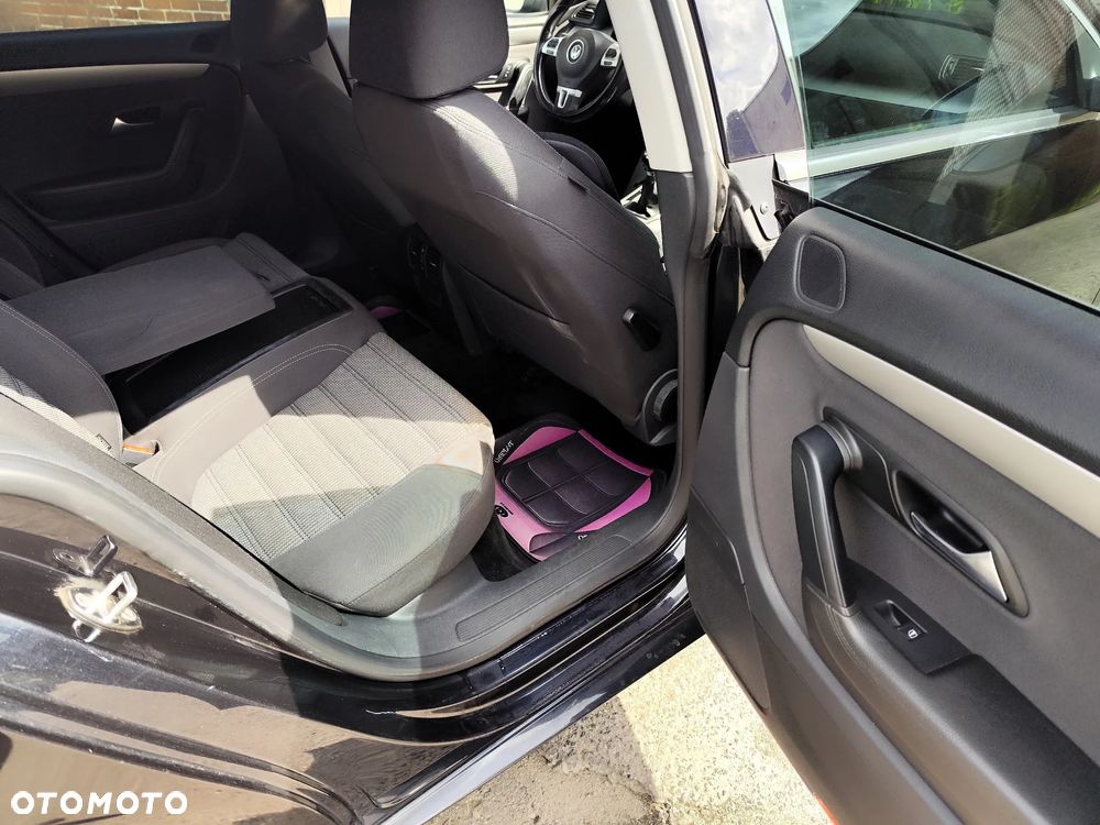 Volkswagen Passat CC - 16