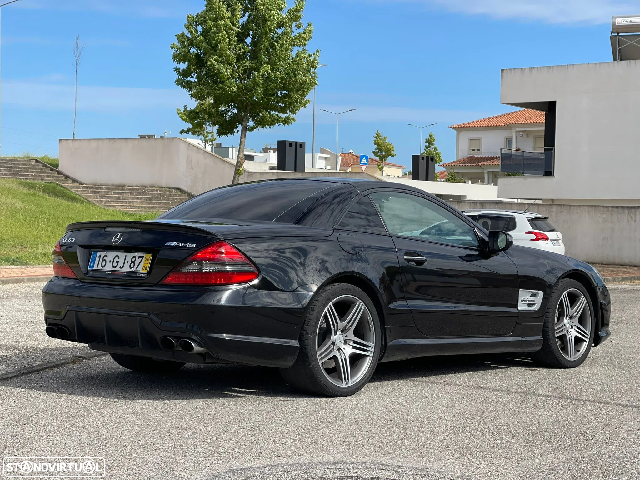 Mercedes-Benz SL 63 AMG Standard - 14