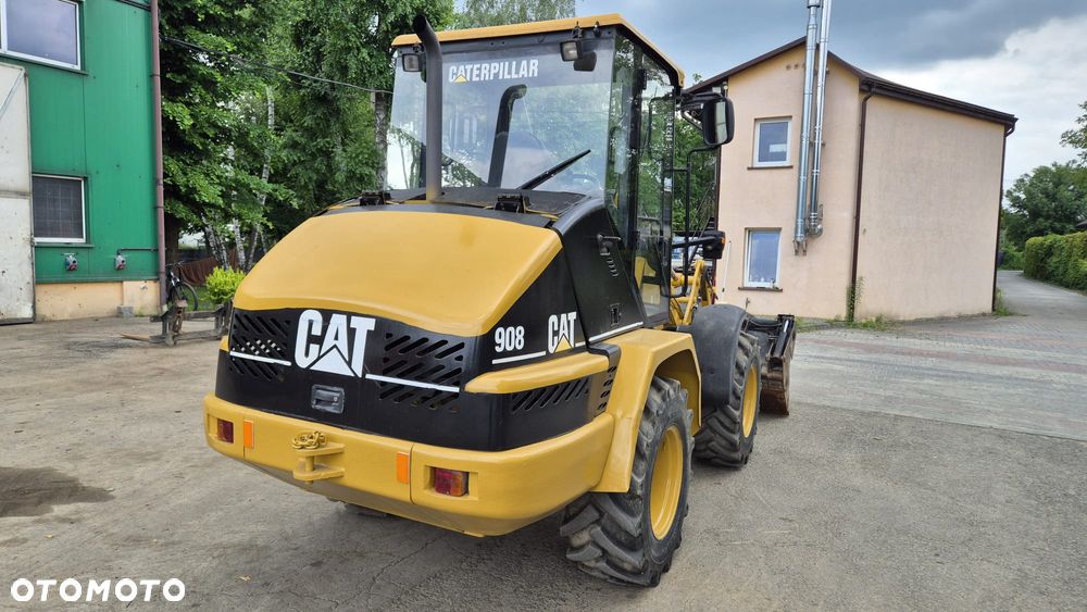 Caterpillar 908 - 4