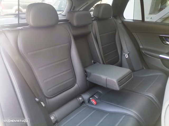 Mercedes-Benz C 300 e T 9G-TRONIC Avantgarde - 14