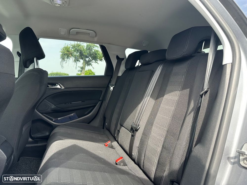 Peugeot 308 SW 1.6 BlueHDi Allure J18 EAT6 - 26