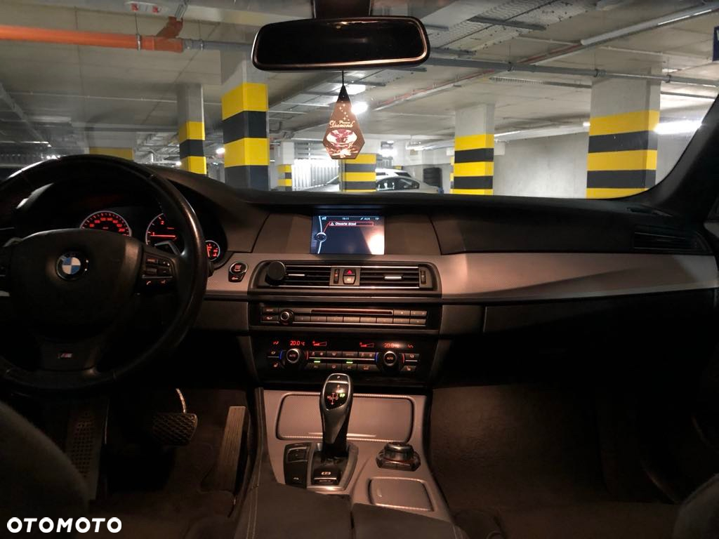 BMW Seria 5 520d Touring - 13