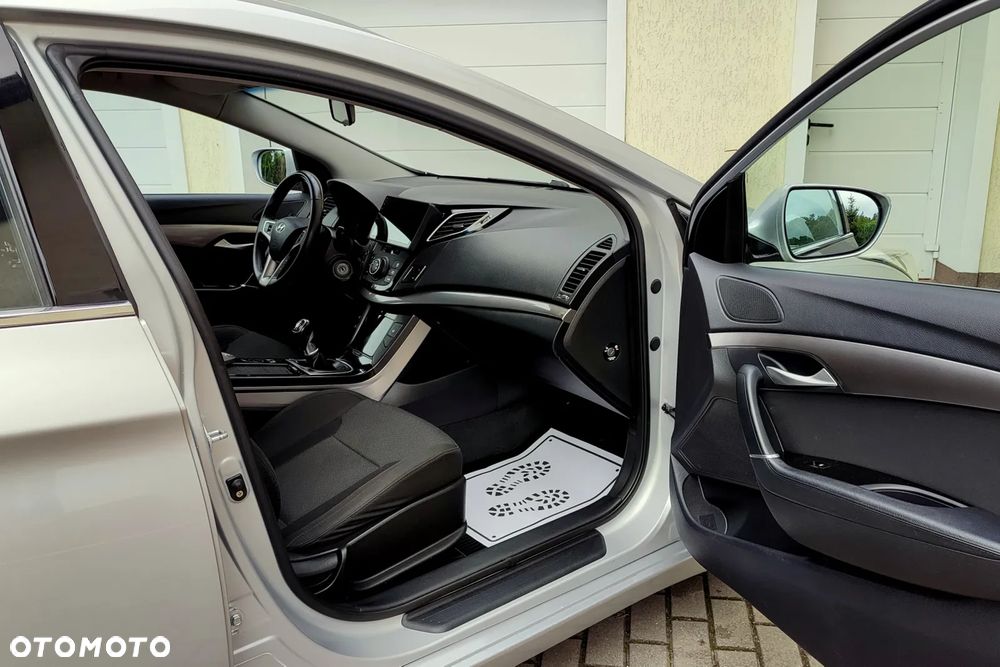Hyundai i40 Kombi 1.6 Trend - 18