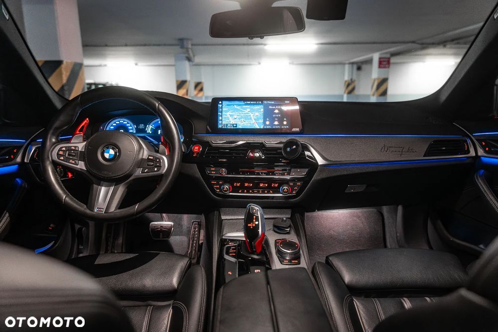BMW Seria 5 520d M Sport - 22