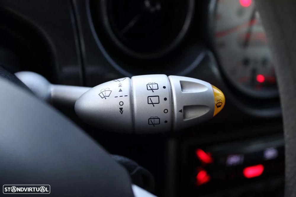 MINI 3 Portas One 1.4 D - 11