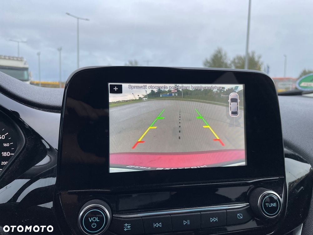 Ford Fiesta 1.1 Titanium - 21