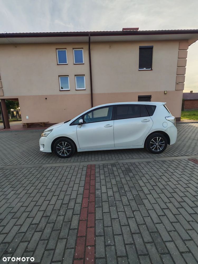 Toyota Verso 1.6 D-4D Active 7os - 4