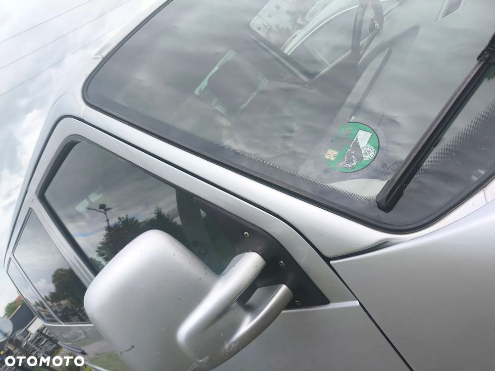 Volkswagen Multivan - 13