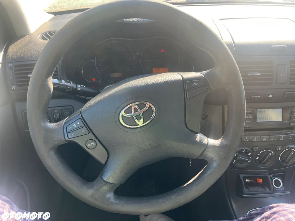 Toyota Avensis 2.0 D-4D Combi - 8