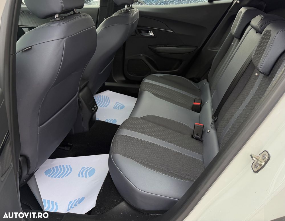 Peugeot 2008 1.5 BlueHDI EAT8 STT GT Pack - 28