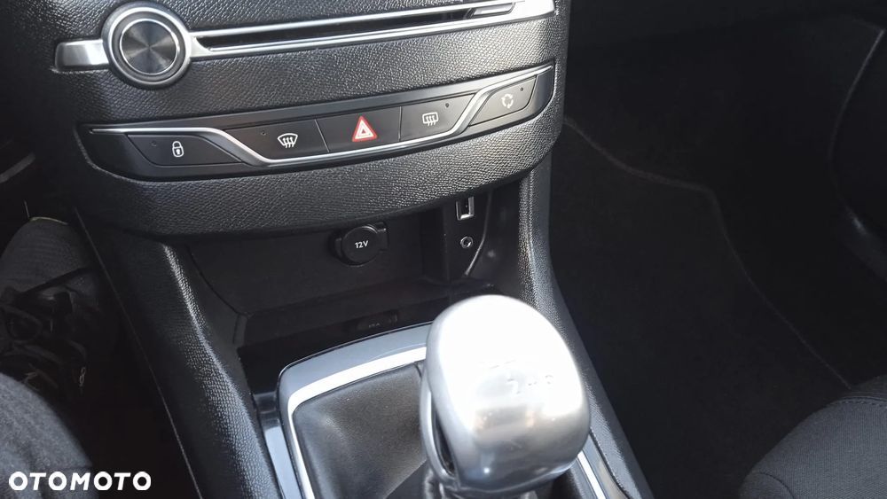 Peugeot 308 1.6 BlueHDi Active S&S - 18