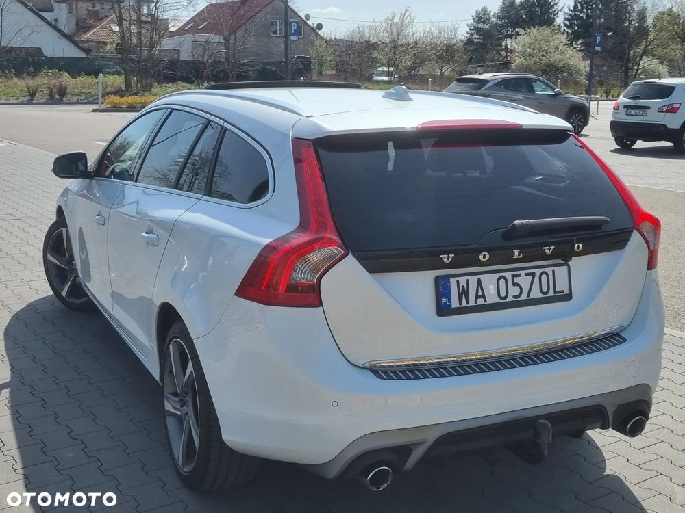 Volvo V60 D6 AWD Plug-in Hybrid R-Design Summum - 7