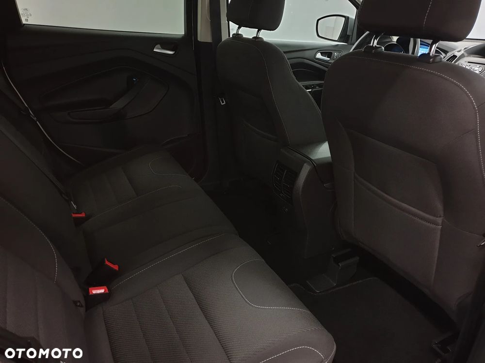 Ford Kuga - 40