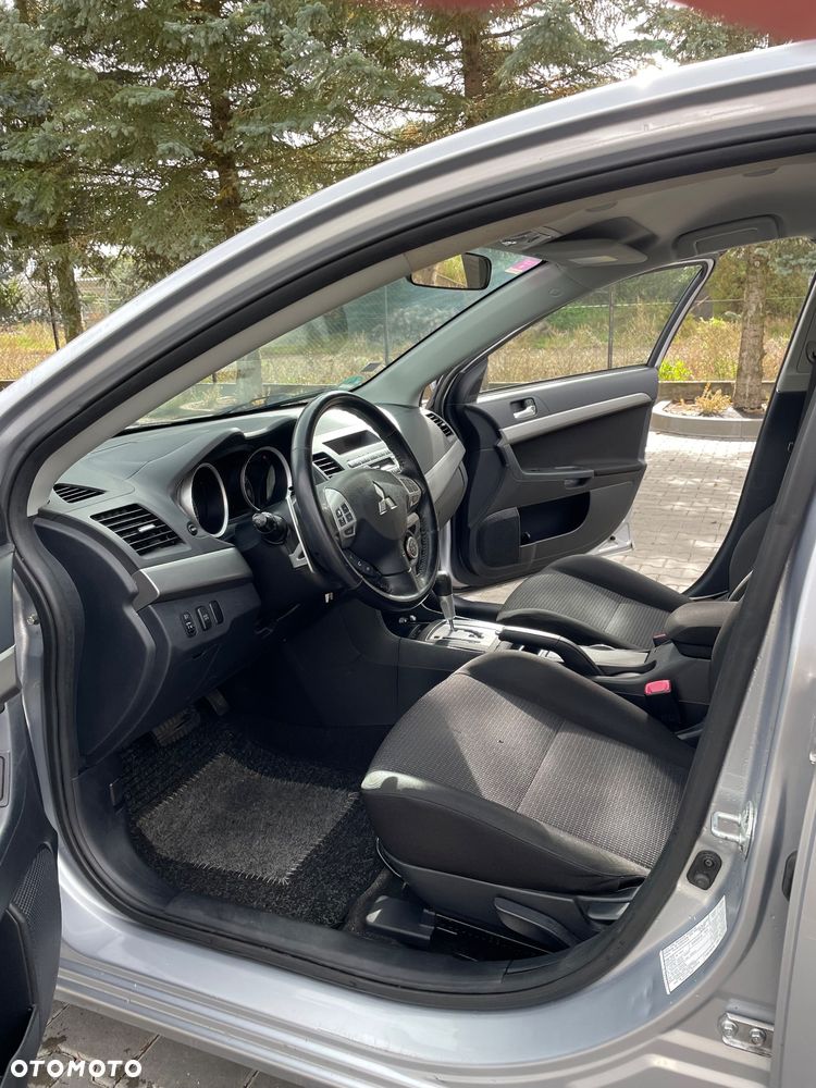 Mitsubishi Lancer 1.8 CVT Instyle - 22