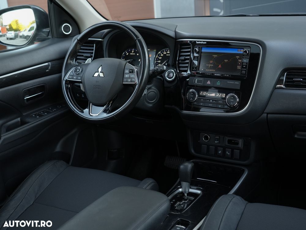 Mitsubishi Outlander 2.2 DI-D 4WD Automatik Diamant Edition - 16