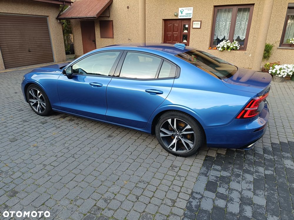 Volvo S60 B4 B R-Design - 2