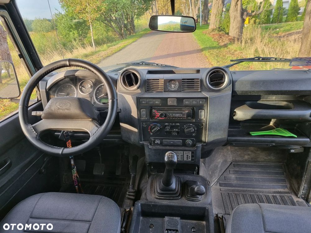 Land Rover Defender - 8