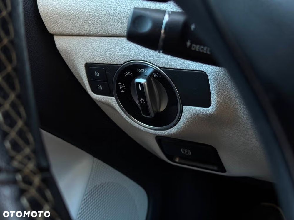 Mercedes-Benz GLA 250 4-Matic - 21