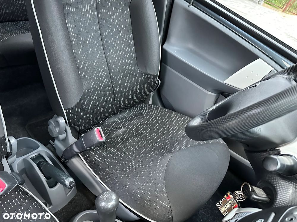 Peugeot 107 70 Urban Move - 10