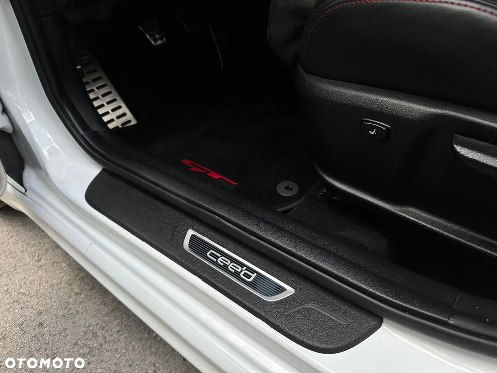 Kia ProCeed 1.6 T-GDI GT - 30
