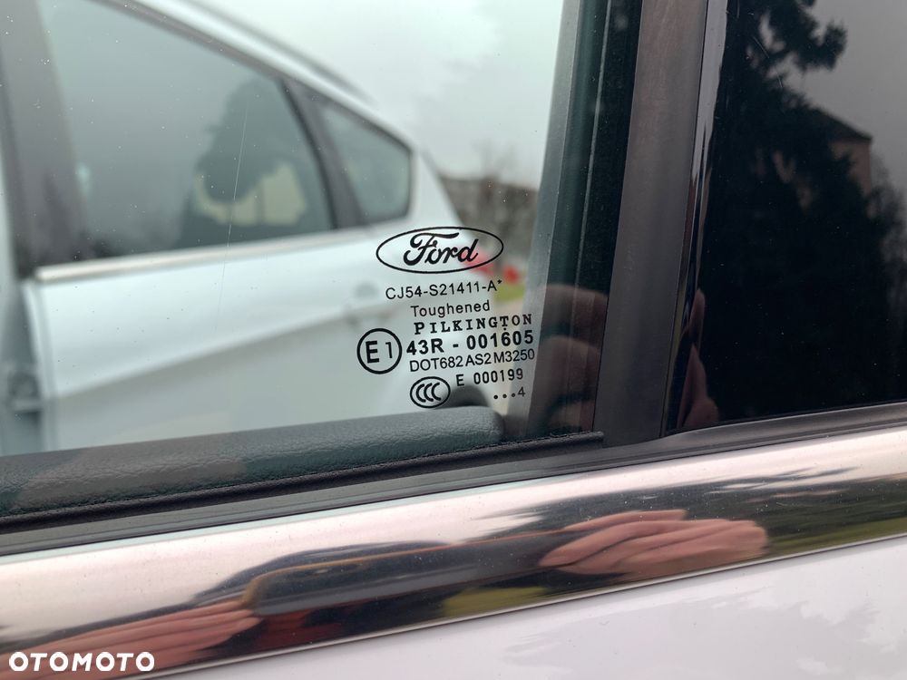 Ford Kuga 2.0 TDCi 2x4 Titanium - 13