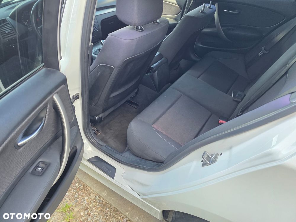 BMW Seria 1 116d Sport Line - 12