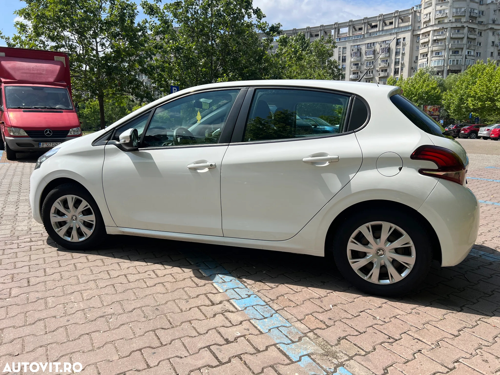 Peugeot 208 1.2 L PureTech Active - 8